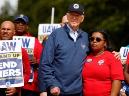 Biden visits UAW in Michigan for key union vote